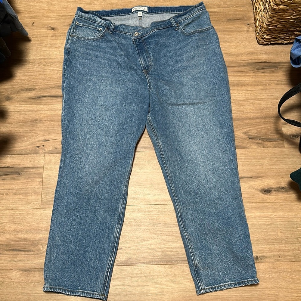 Abercrombie 90’s Straight Jeans
